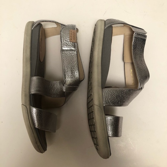 Ecco Damara Metallic Silver Strap Comfort Sandals - Picture 7 of 8